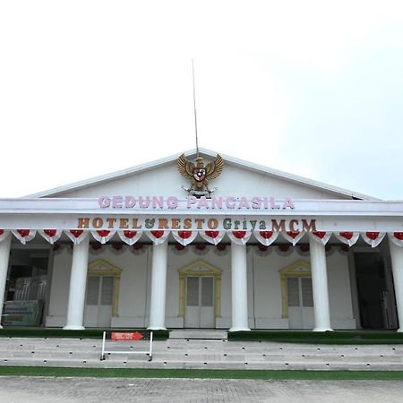 Mcm Hotel Wisata Bojonegoro Buitenkant foto