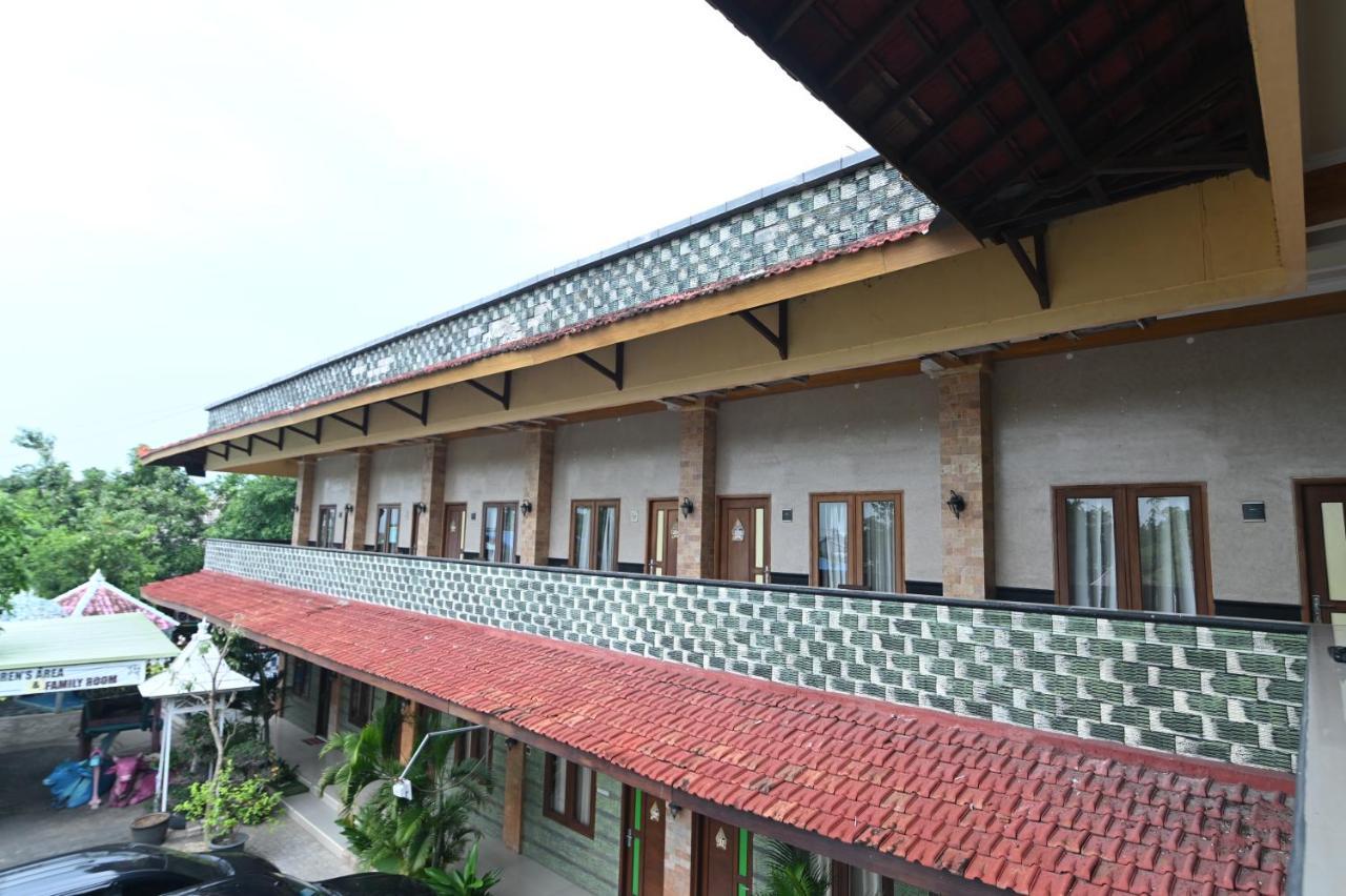 Mcm Hotel Wisata Bojonegoro Buitenkant foto