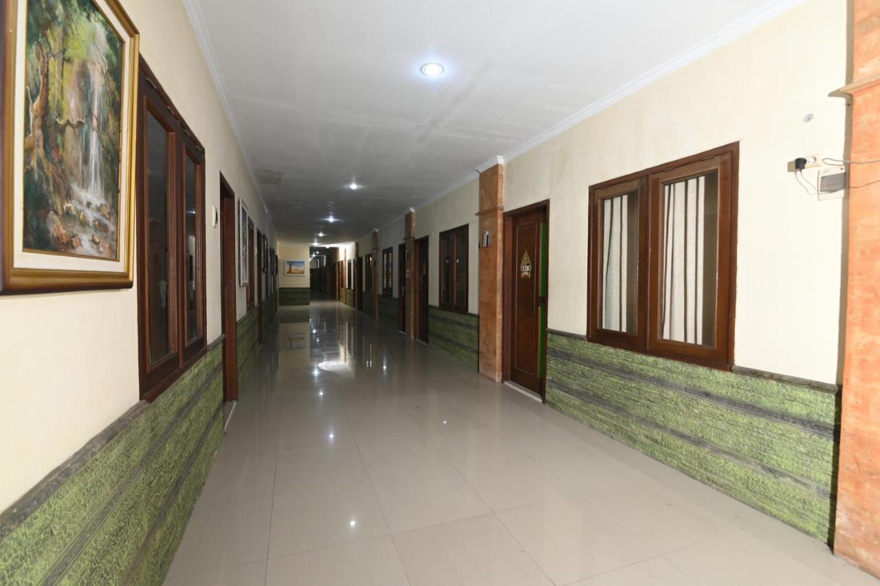 Mcm Hotel Wisata Bojonegoro Buitenkant foto